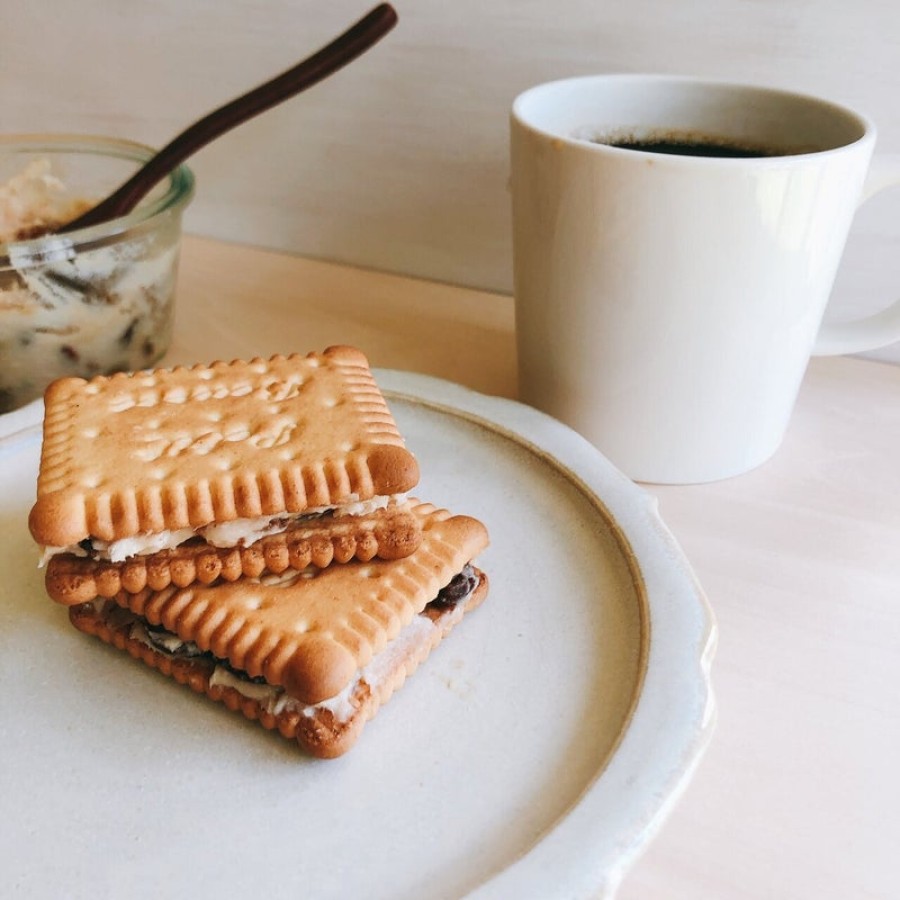 Crisp &amp; creamy! How to make Sake Lees Raisin Butter Sandwiches